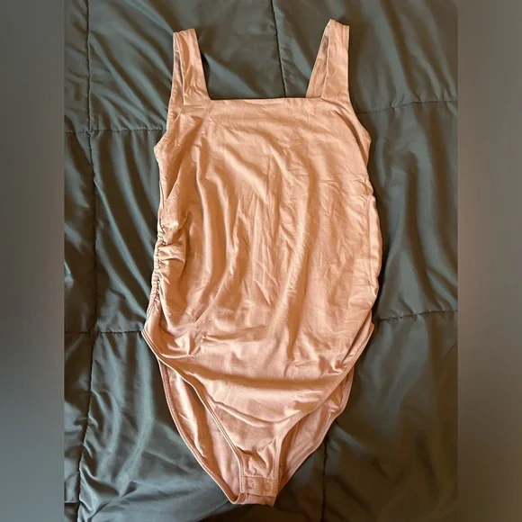Old navy Maternity sleeveless bodysuit top - Picture 5 of 7